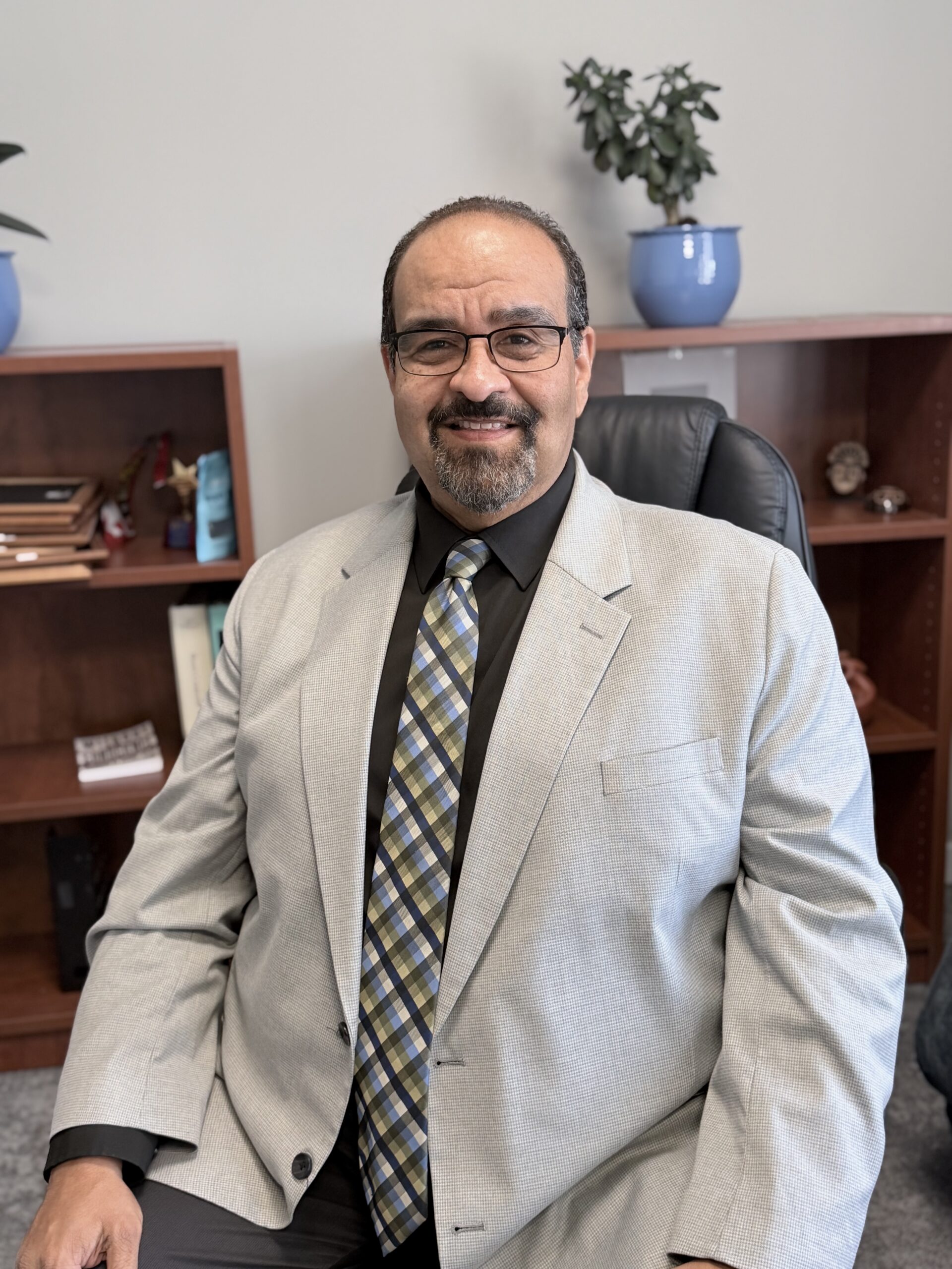 Portrait of Dr. Raúl A. Ávila, Licensed Professional Counselor