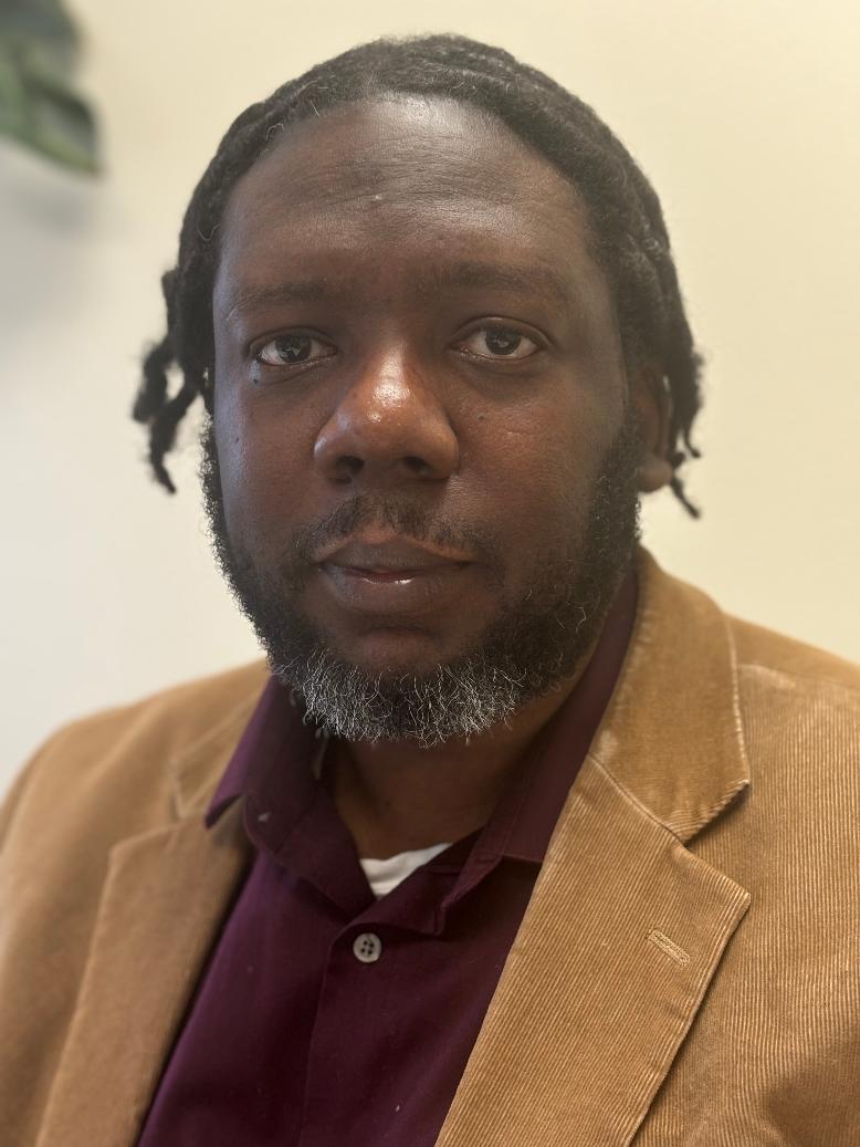 Portrait of Cusmore, Bookkeeper at Alternative Therapy LLC